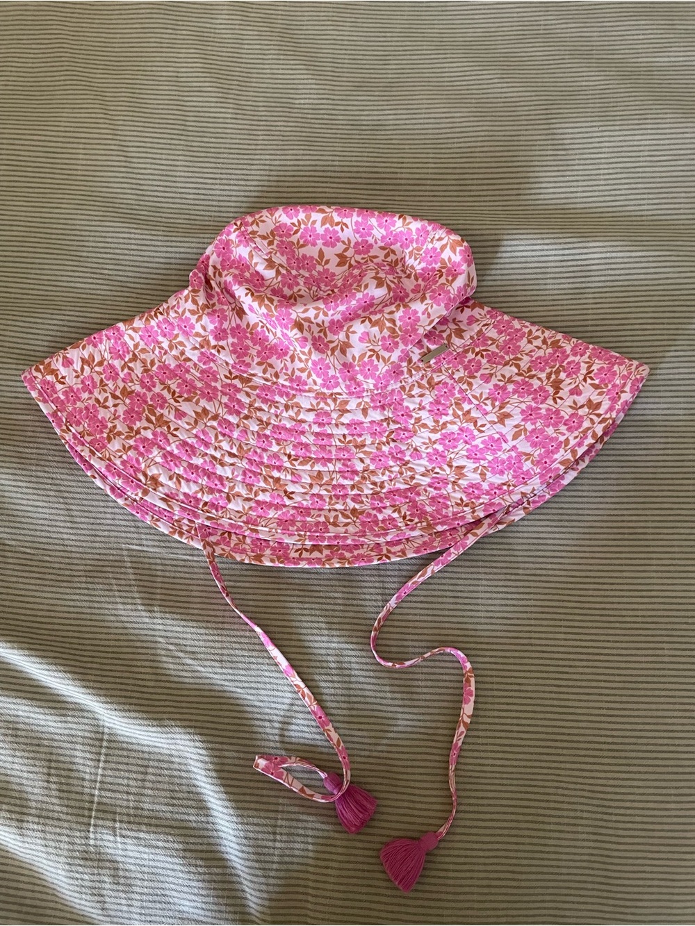 DAZE DAYZ Floral Sun Hat with Chin Ties